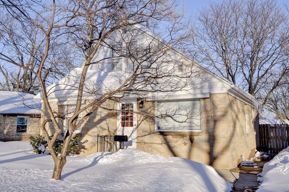 4864 N 72nd St, Milwaukee, WI 53218