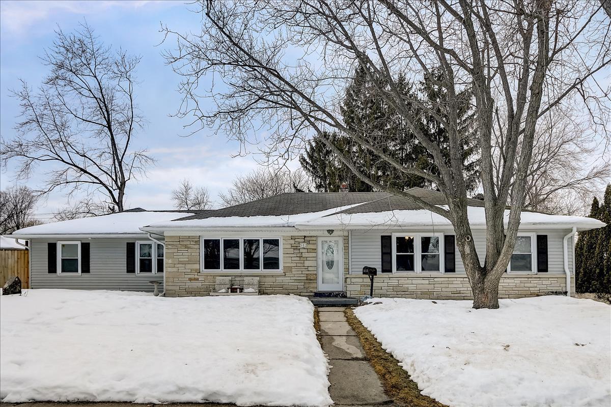 512 Downing Dr., Waukesha, WI 53186