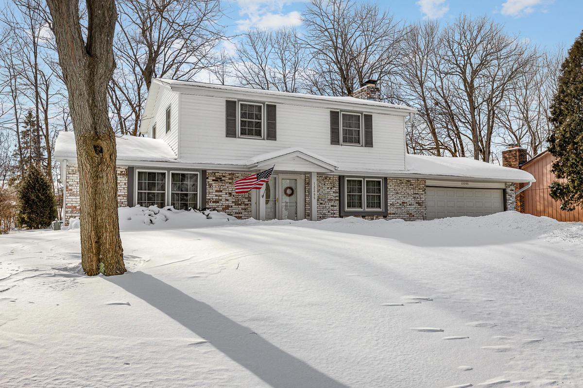 13395 W Wilbur Dr, New Berlin, WI 53151
