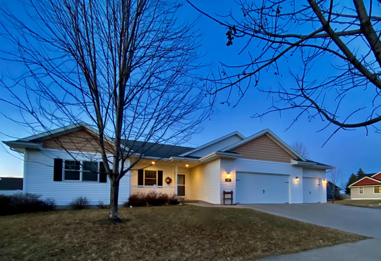 801 Greenwood St, Holmen, WI 54636