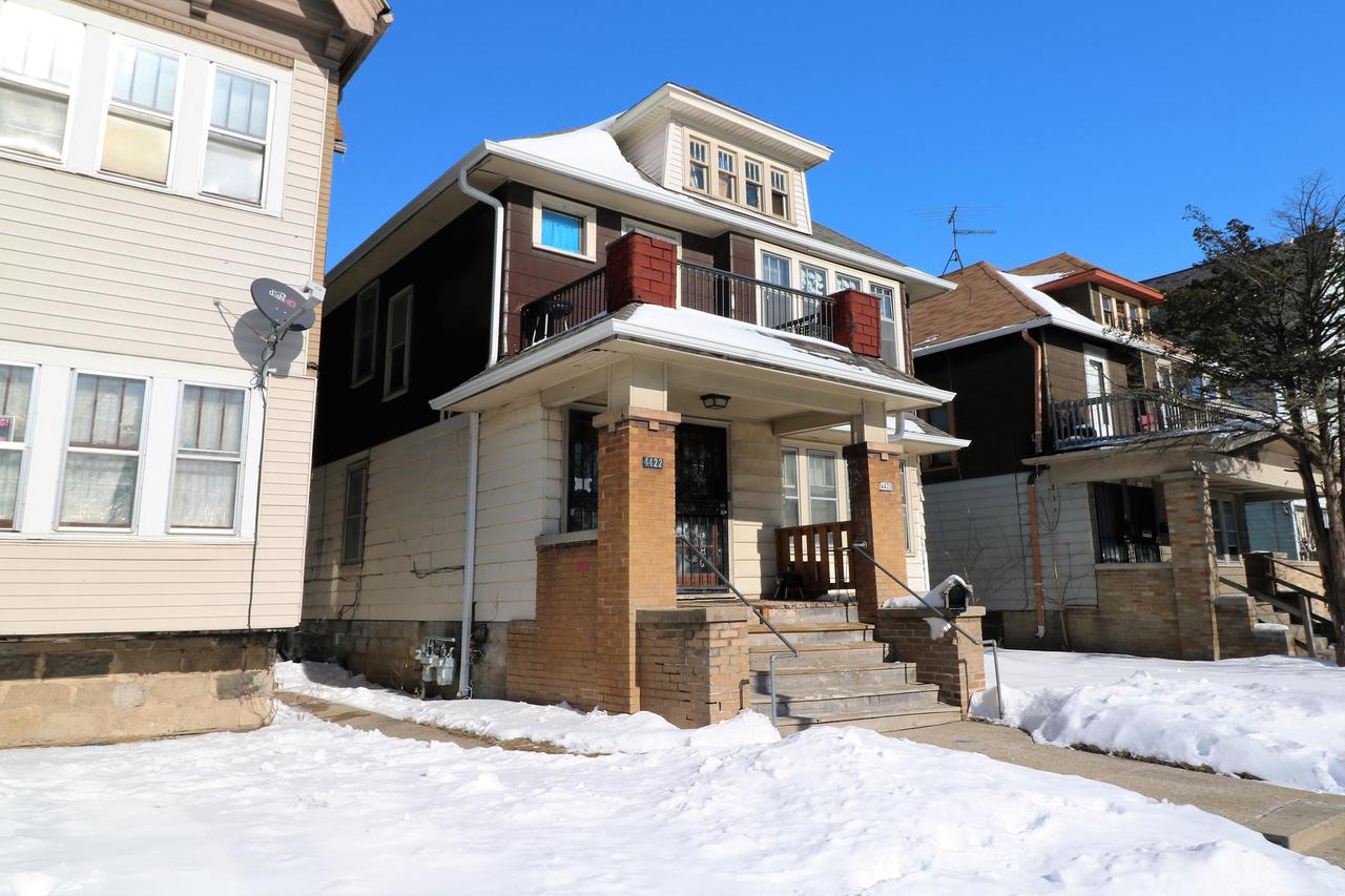 4420 W Lloyd St #4422, Milwaukee, WI 53208