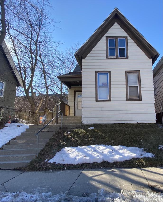 3011 N Holton St., Milwaukee, WI 53212