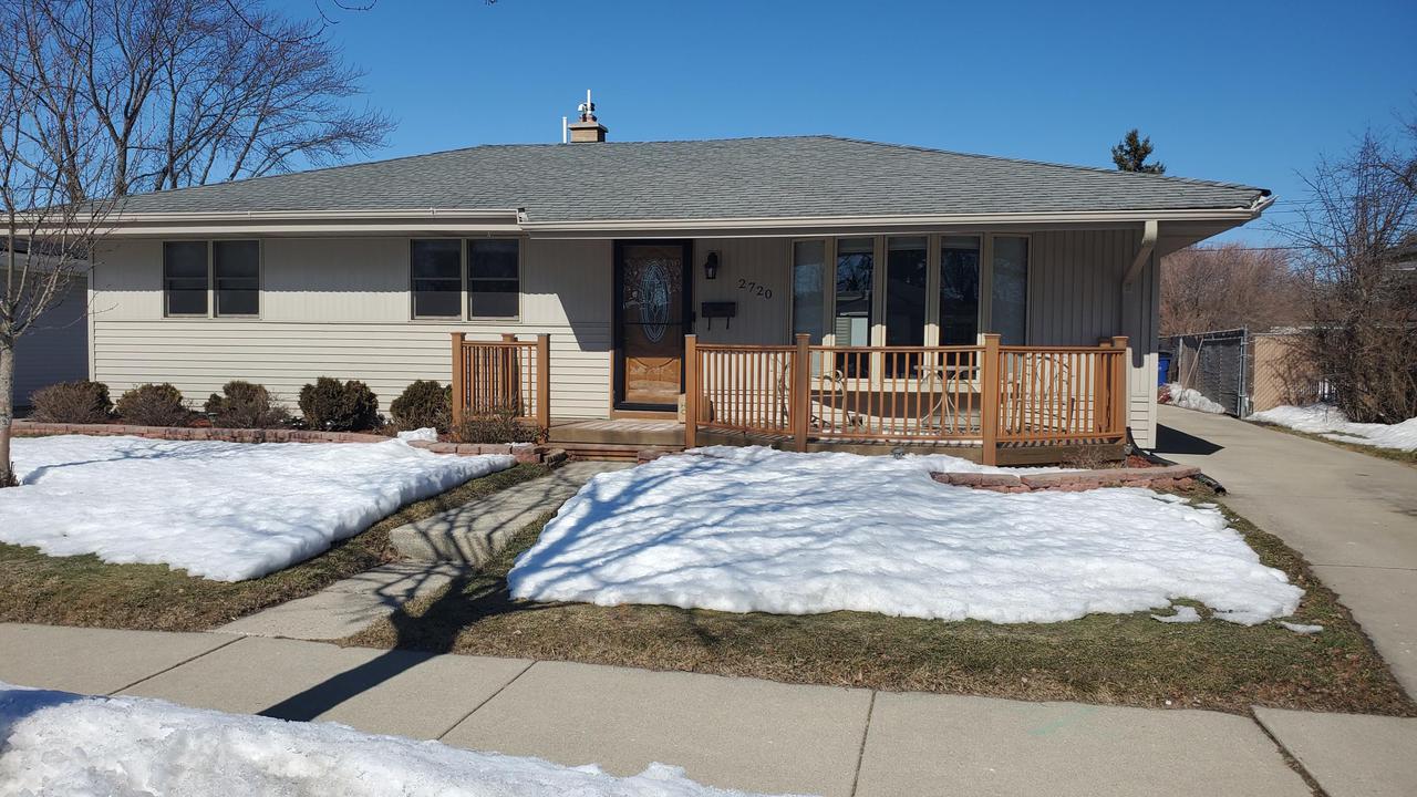 2720 Lincolnwood Dr., Racine, WI 53403