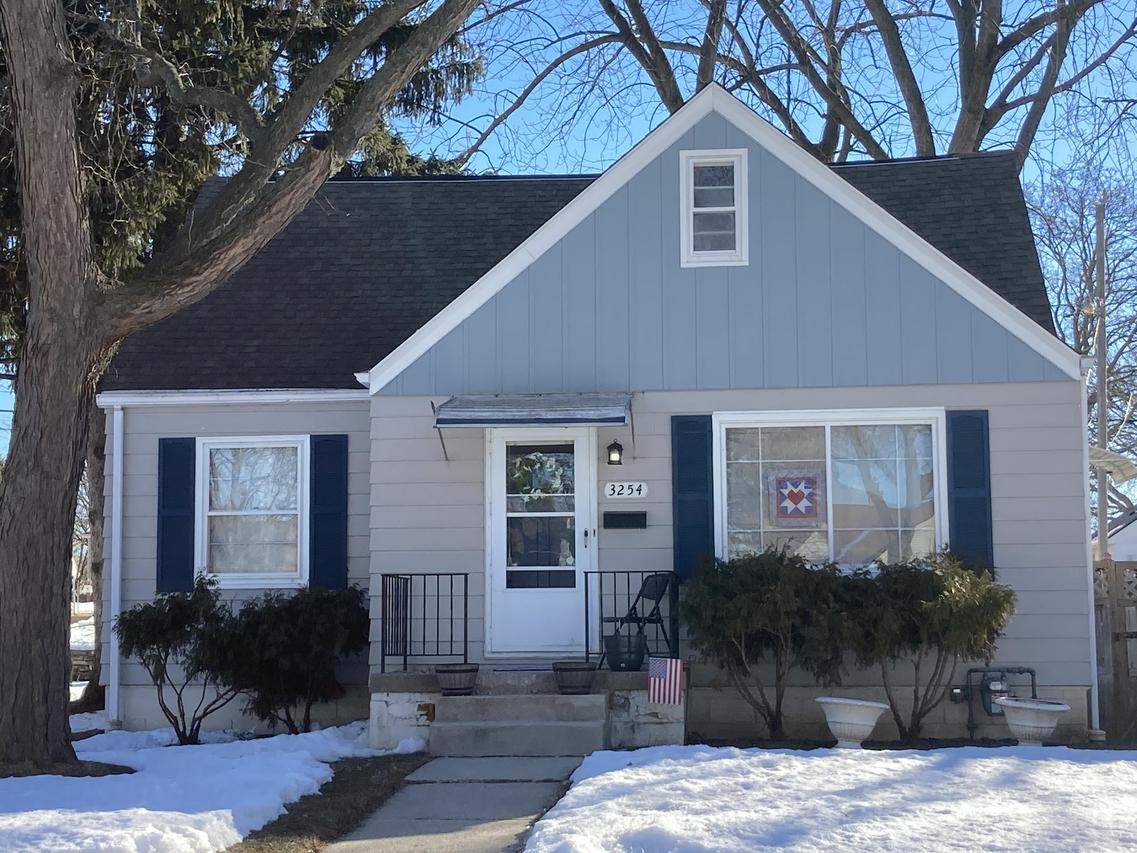 3254 N 82nd St., Milwaukee, WI 53222