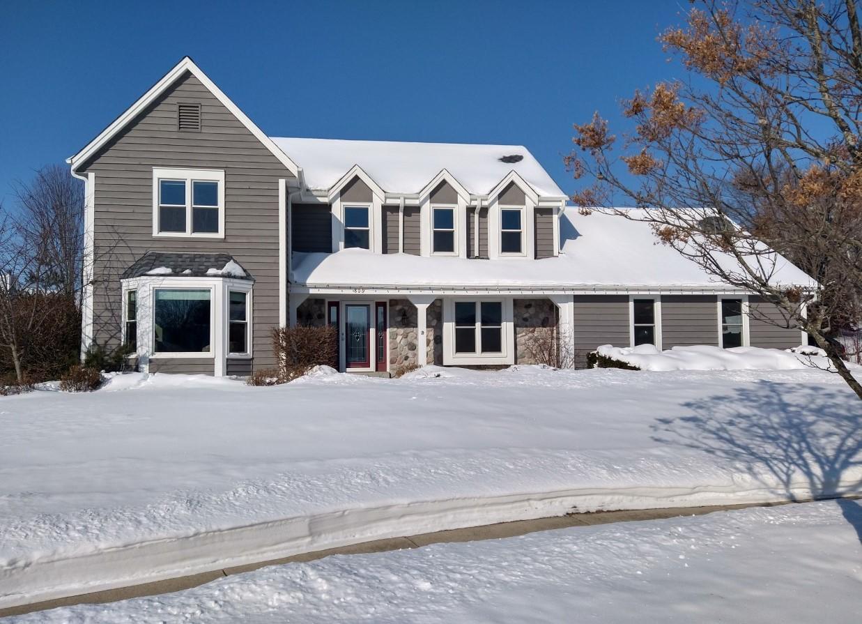 806 Glen Ridge Ct., Waukesha, WI 53188