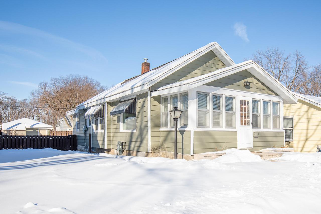 2115 Charles St., La Crosse, WI 54603
