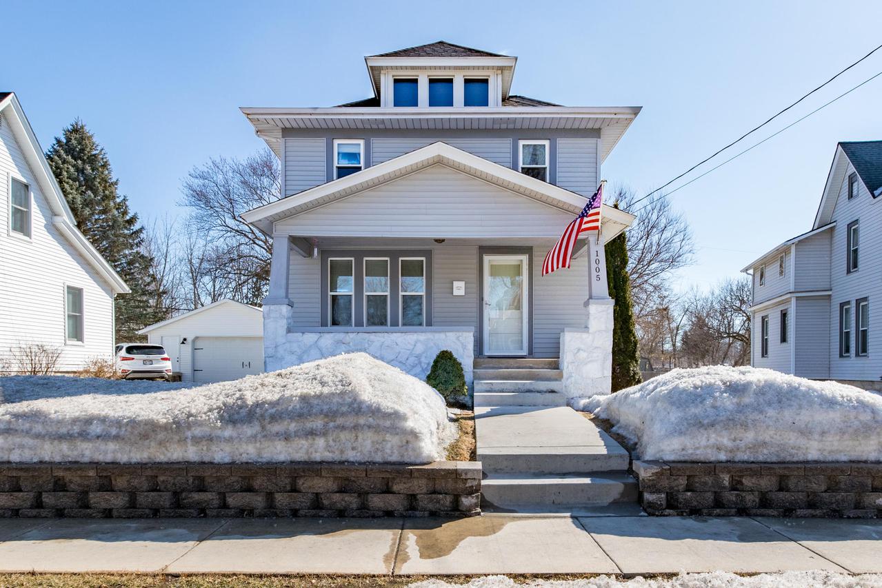 1005 Lincoln Ave, Waukesha, WI 53186