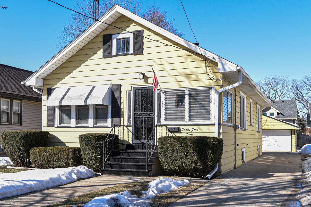 7412 24th Ave., Kenosha, WI 53143