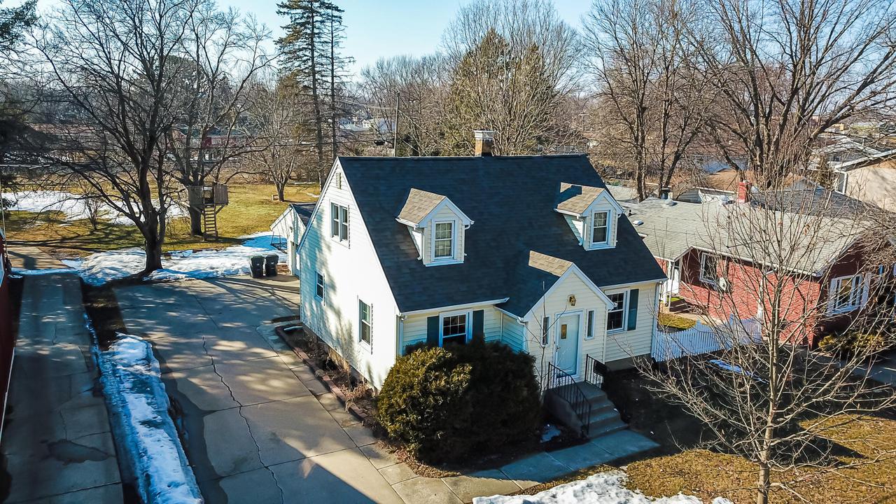 2046 29th St, La Crosse, WI 54601