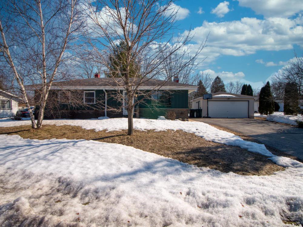 3431 Indian Tr., Caledonia, WI 53402