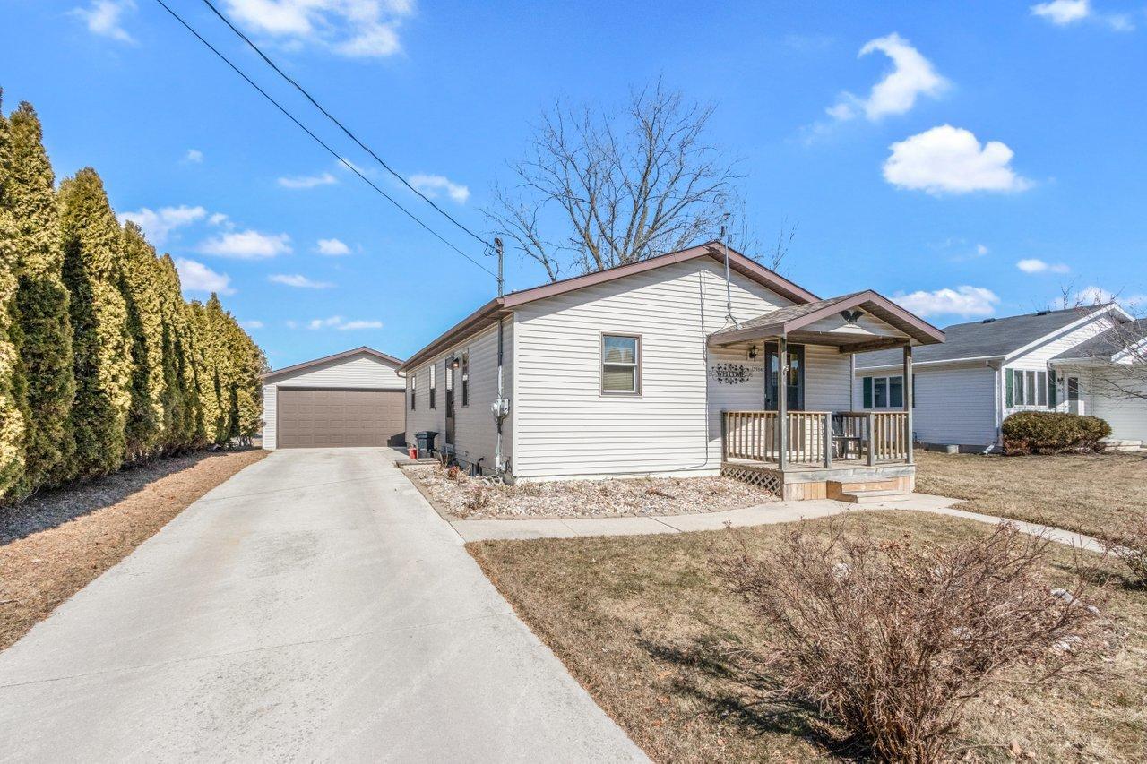 3708 Mary St., Manitowoc, WI 54220