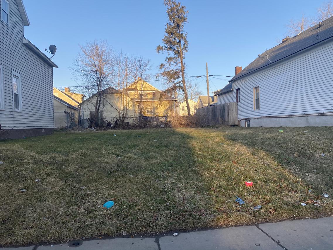 256 N Memorial Dr., Racine, WI 53404