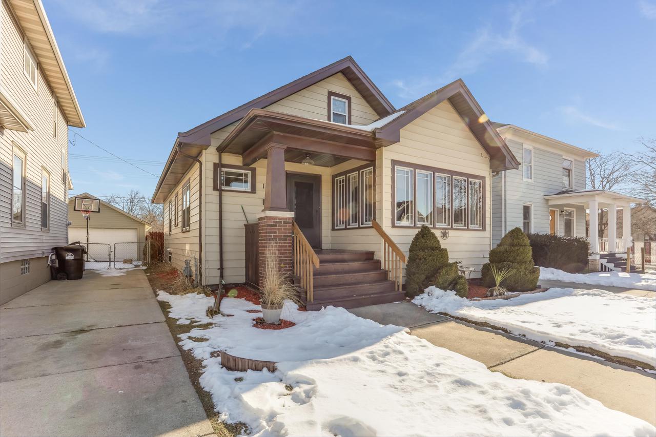 1931 Grange Ave., Racine, WI 53403