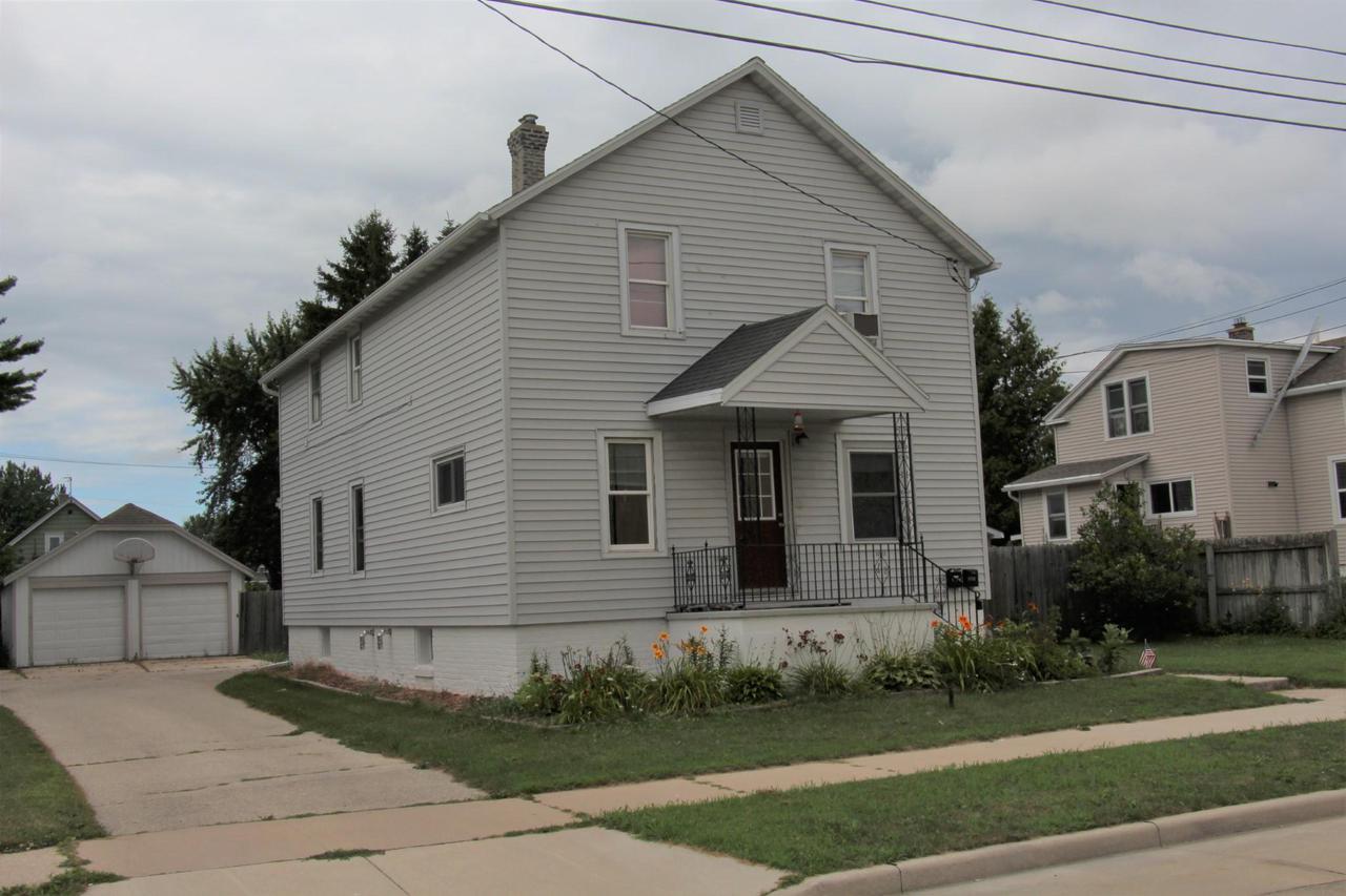 1712 18th St, Two Rivers, WI 54241