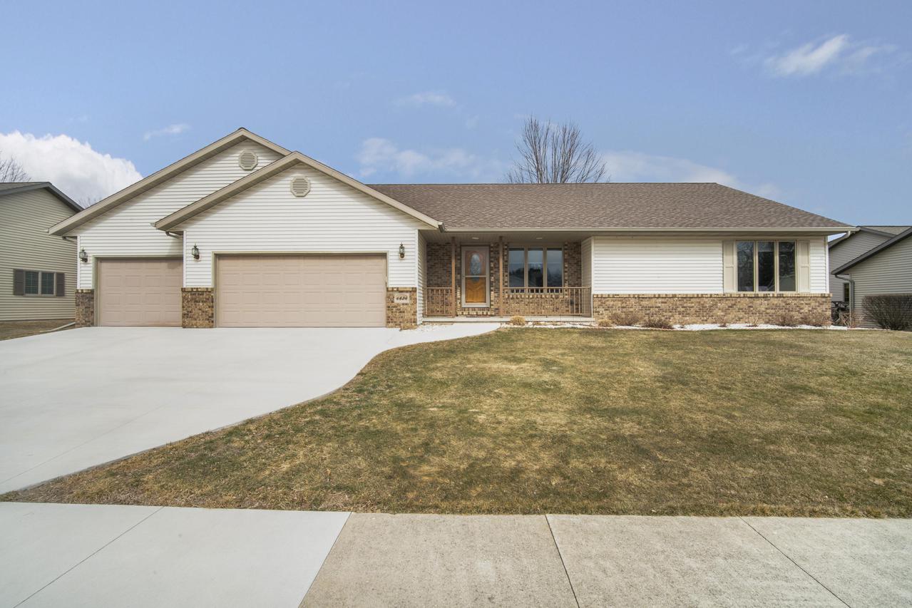 4434 Greenfield Ln., Manitowoc, WI 54220