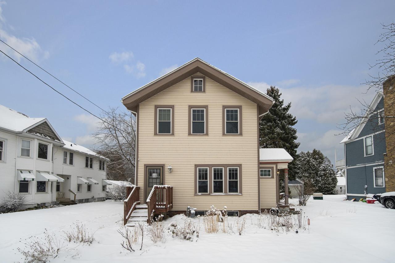 715 N 8th St., Manitowoc, WI 54220