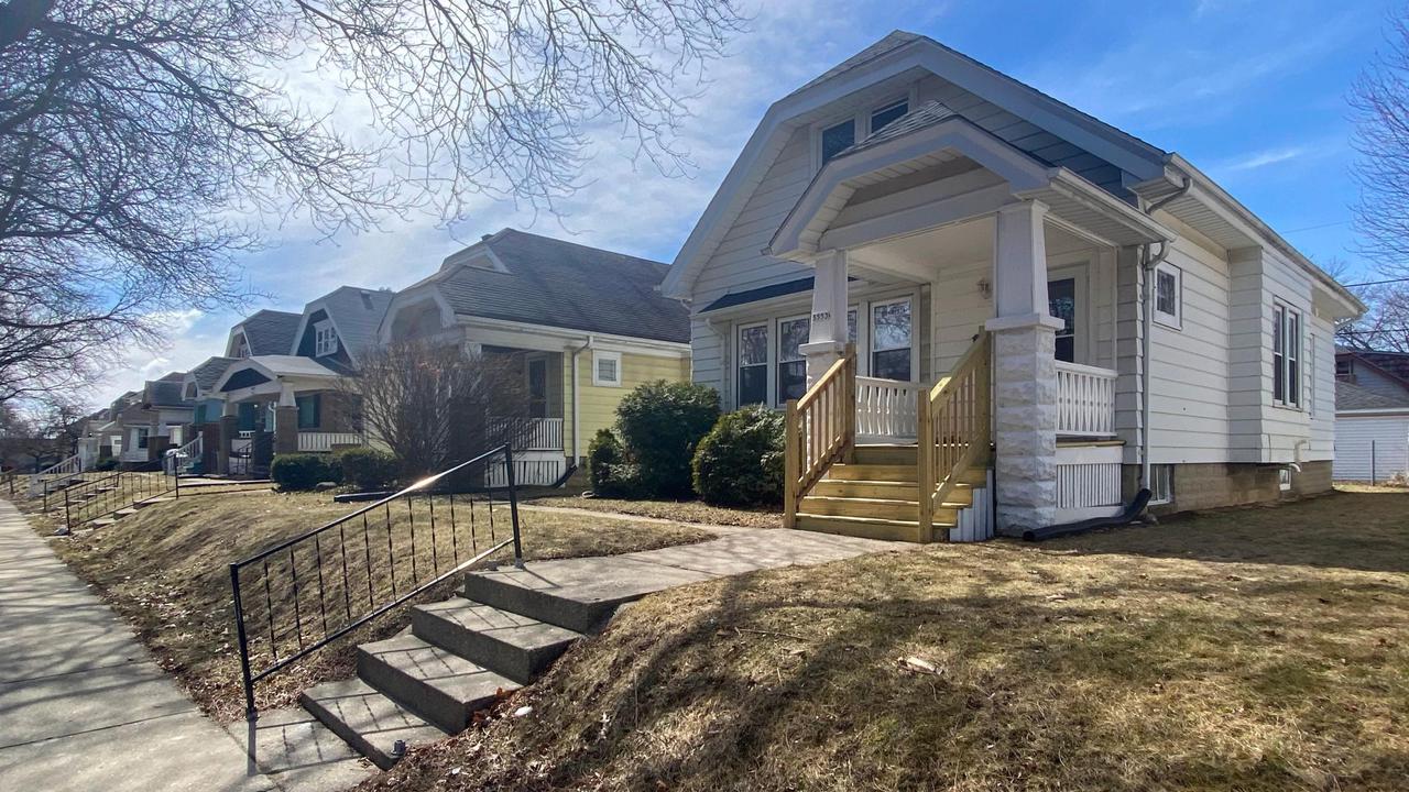5553 N 32nd St., Milwaukee, WI 53209