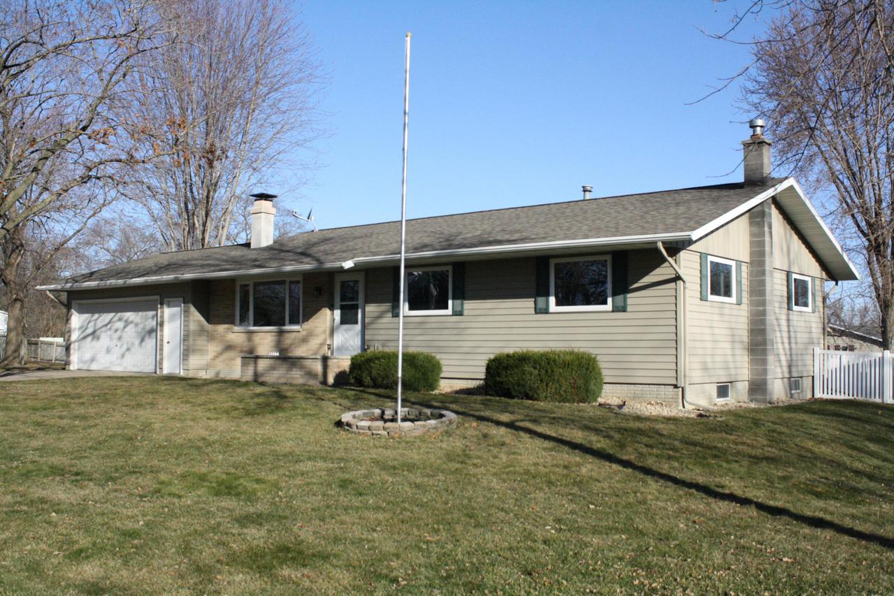 423 Hinkley Rd., La Crosse, WI 54603