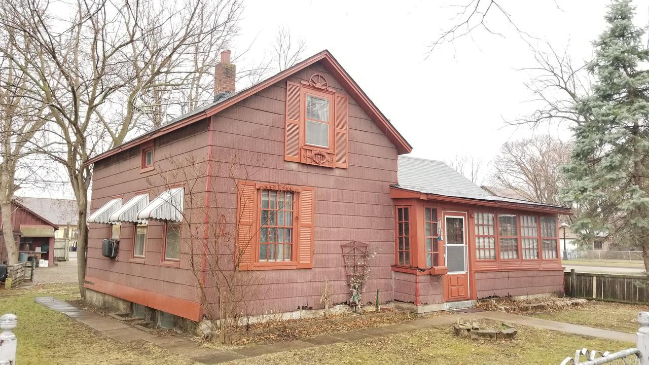 1127 Liberty St, La Crosse, WI 54603