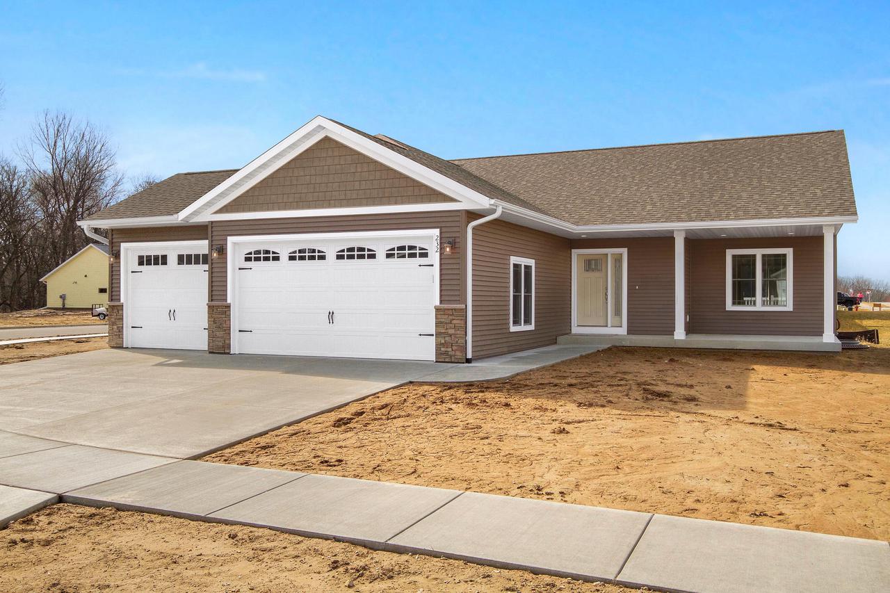 232 Marie Dr., Holmen, WI 54636