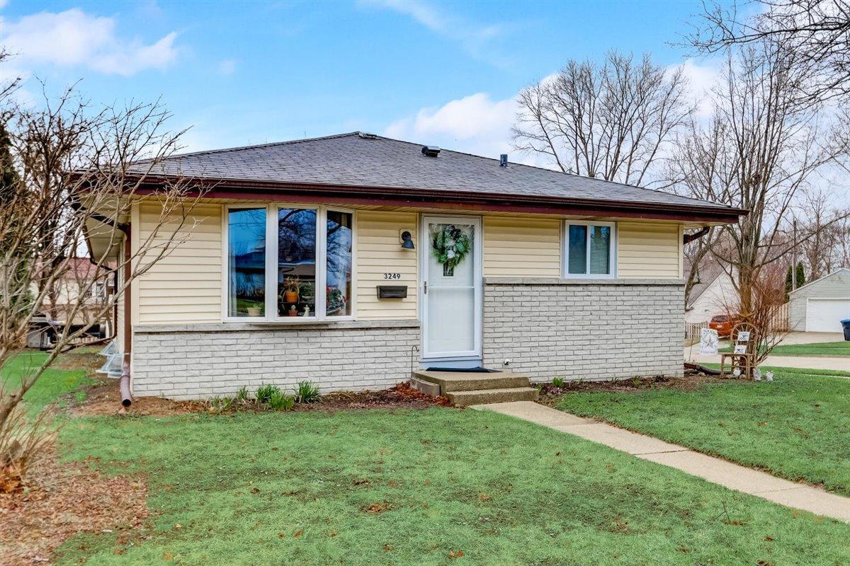 3249 E Henry Ave., Milwaukee, WI 53215