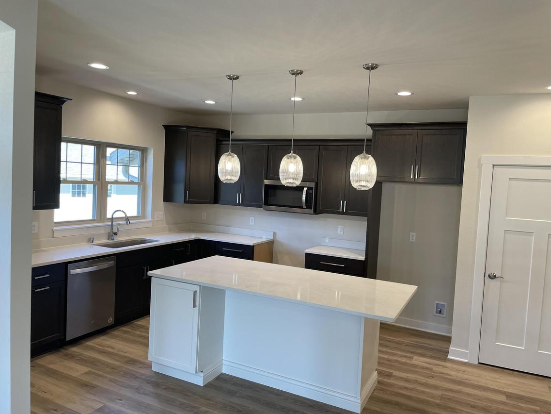 14697 W Hickory Hills Dr. #1101, New Berlin, WI 53151