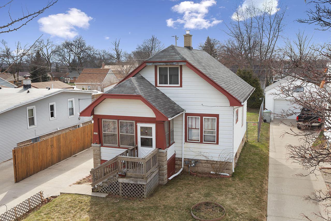 2859 S 70th St, Milwaukee, WI 53219