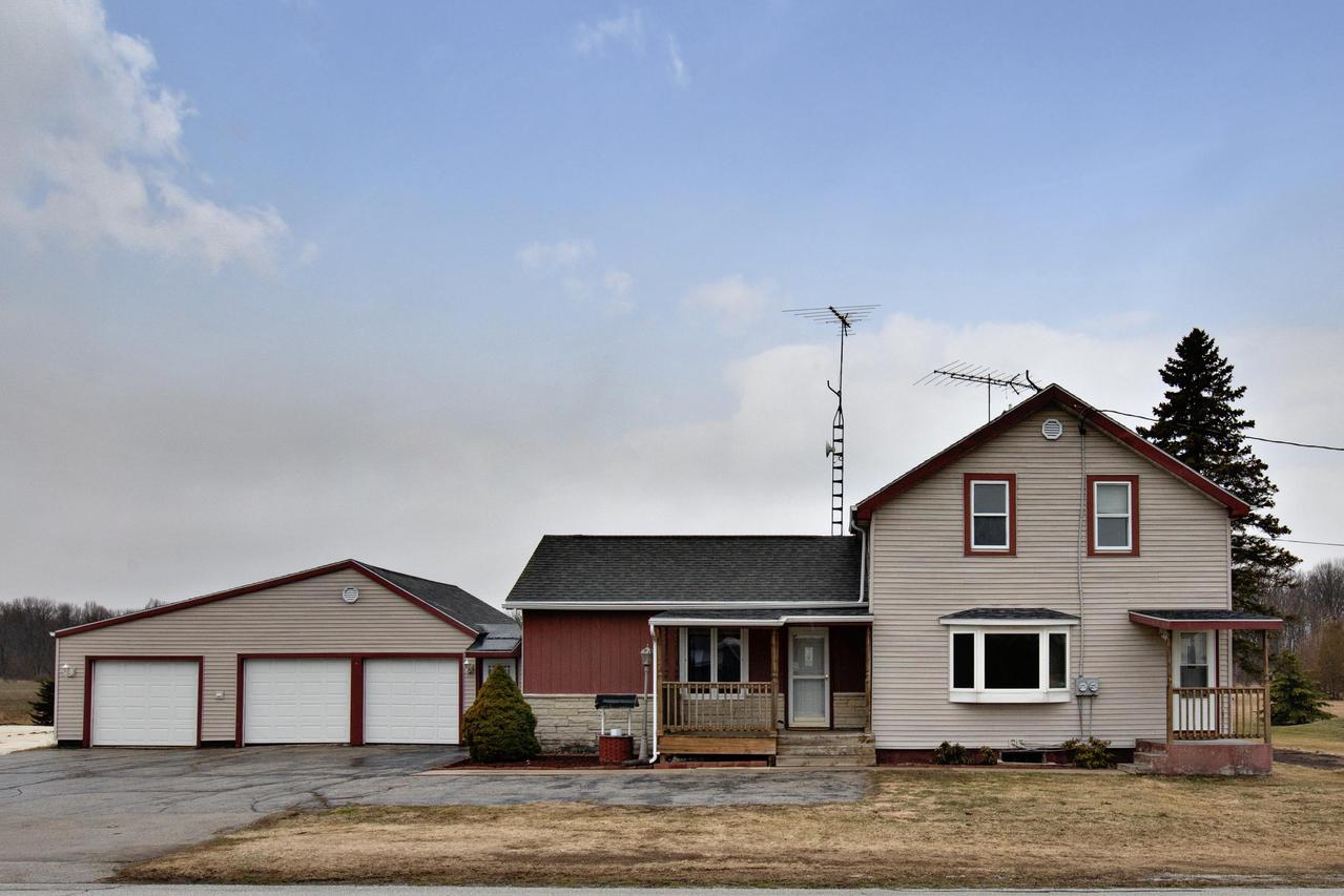 4016 Cth Q, Manitowoc, WI 54220