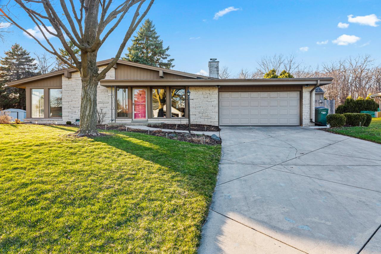 13080 W Brentwood Dr., New Berlin, WI 53151