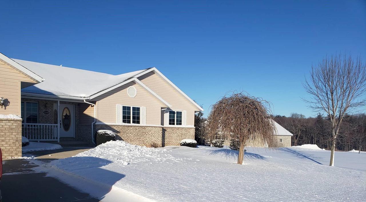 5180 Catalina Ct., Manitowoc, WI 54220
