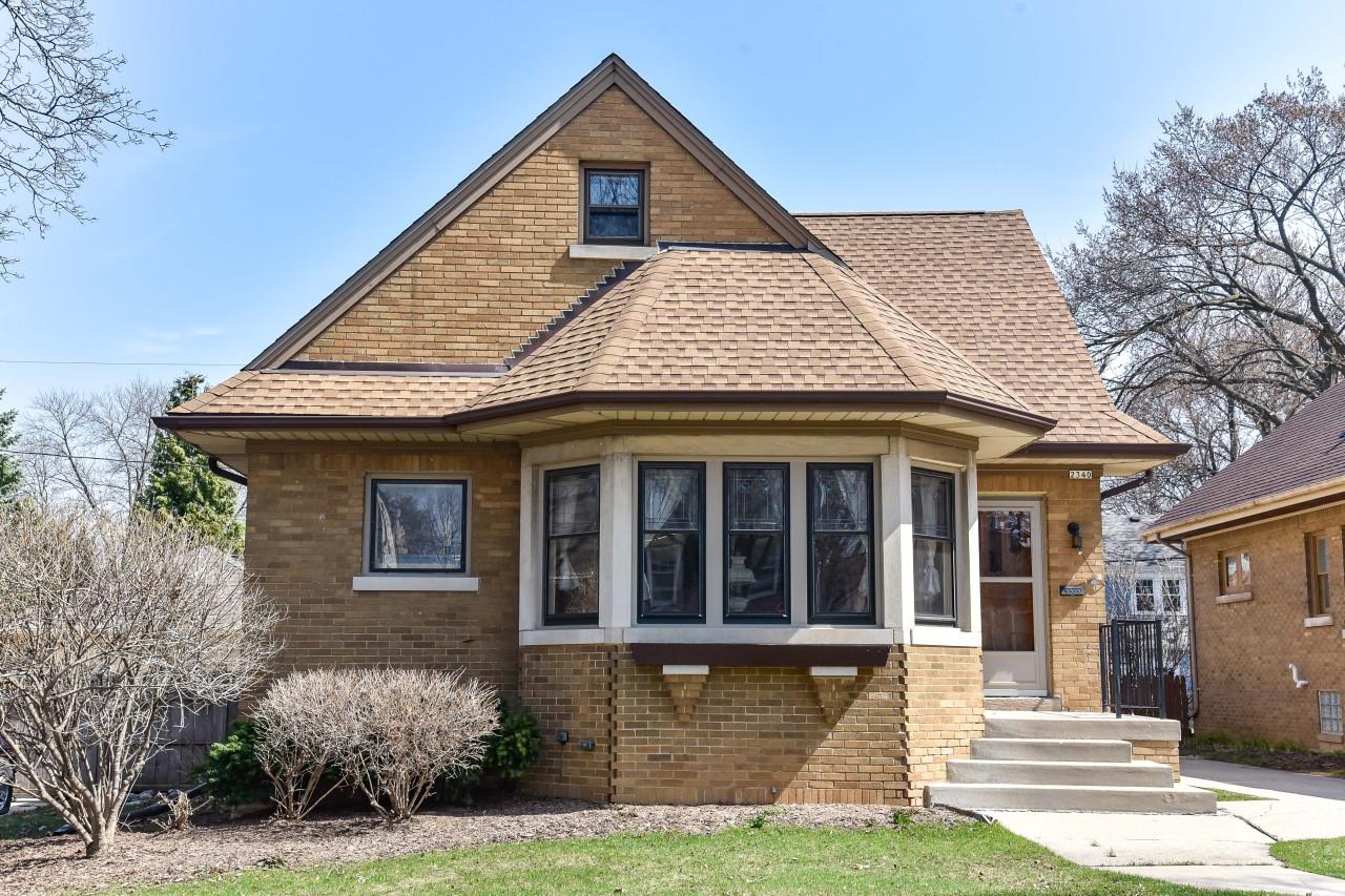 2340 Lefeber Ave., Wauwatosa, WI 53213