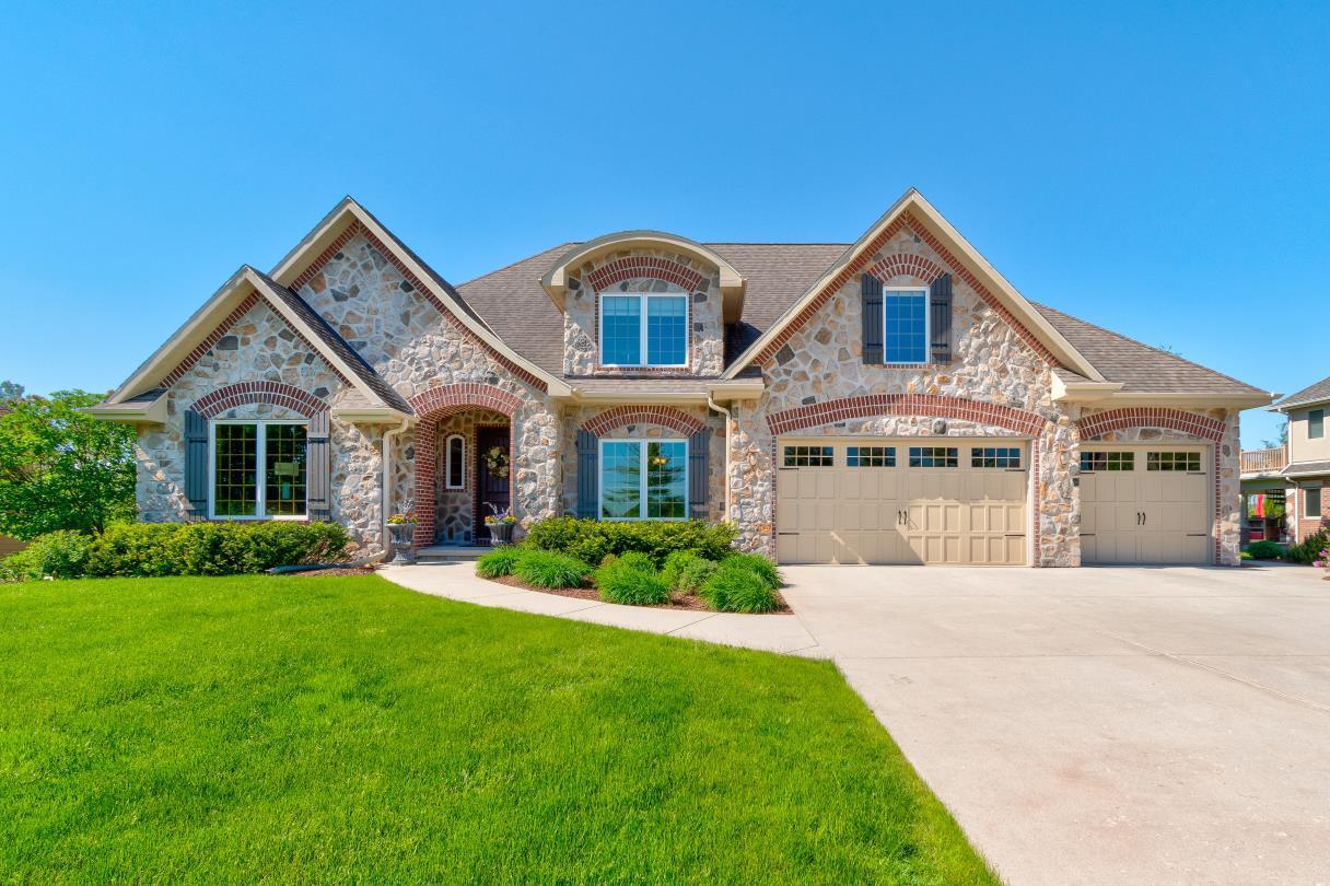 245 Settlers Trl, Sheboygan Falls, WI 53085