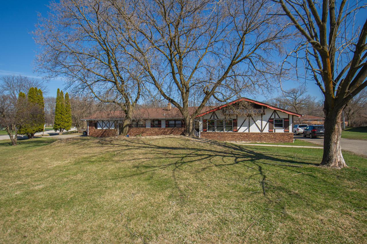 4405 N Green Bay Rd, Caledonia, WI 53404