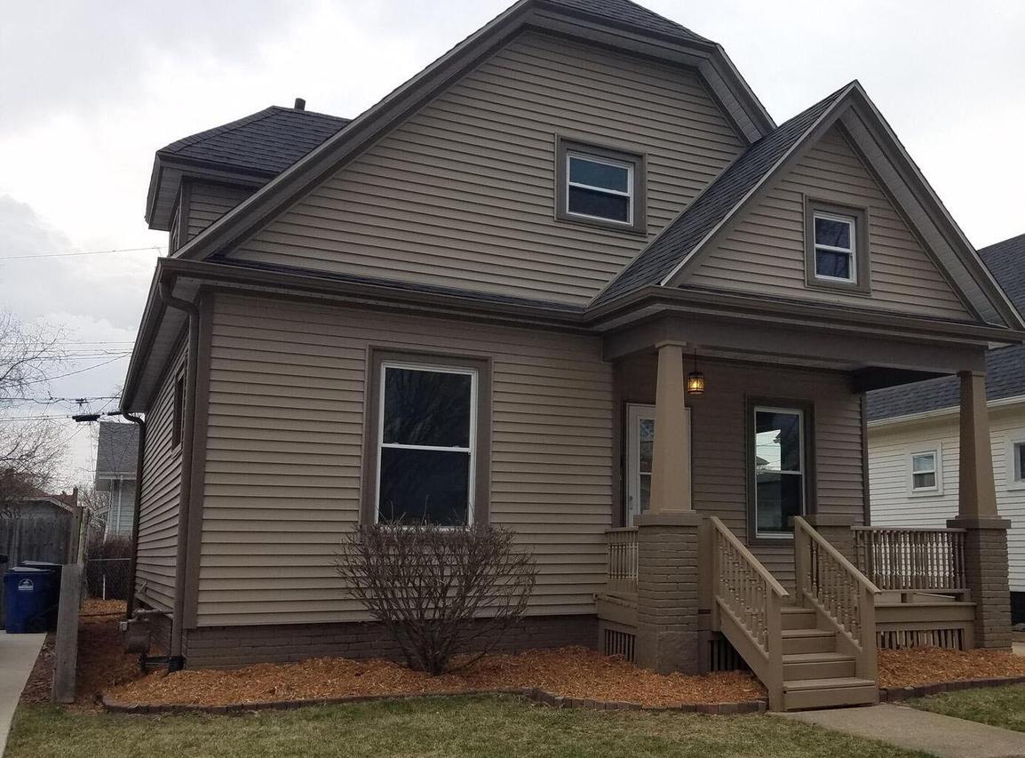 2033 Superior St, Racine, WI 53402