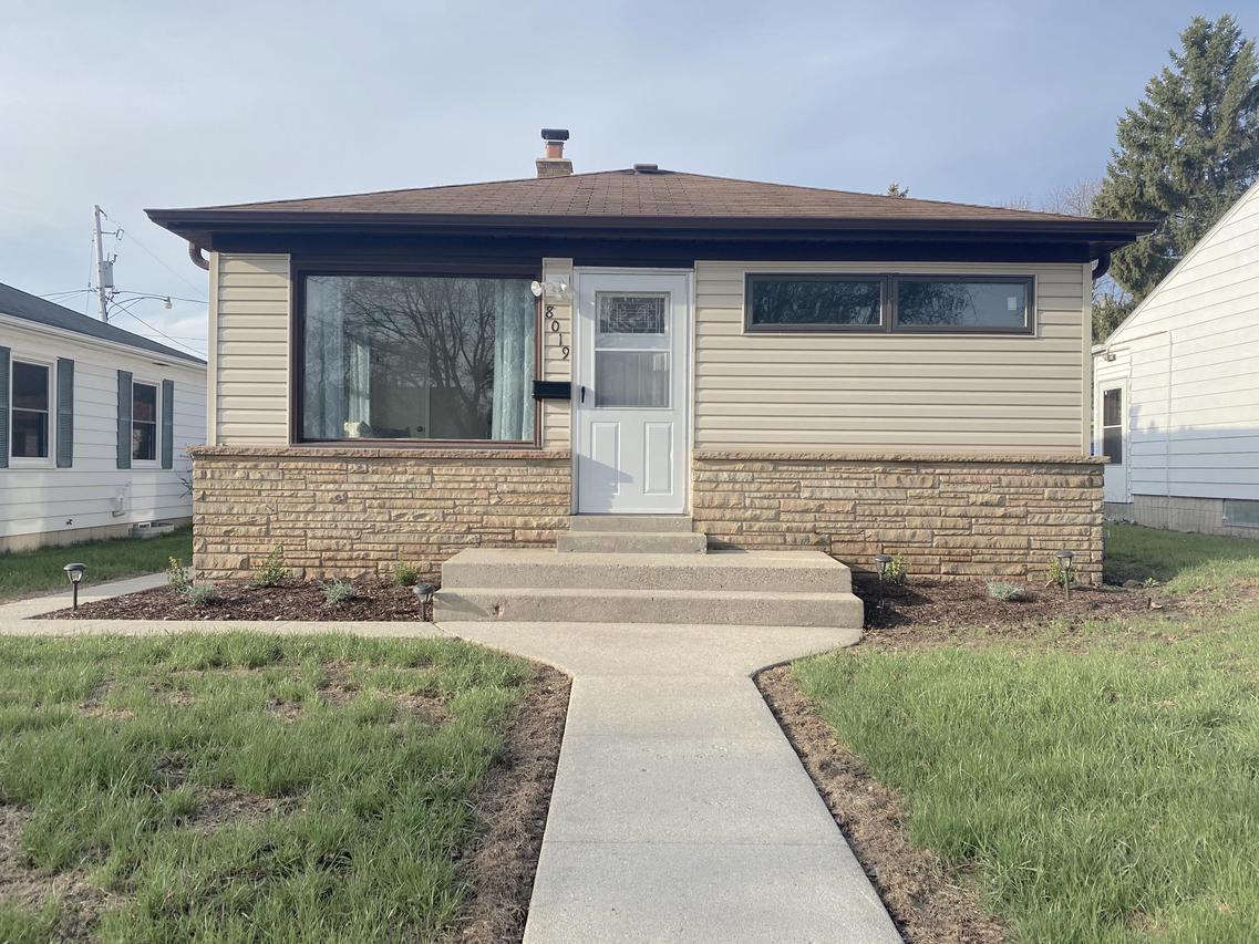 8019 W Lisbon Ave, Milwaukee, WI 53222