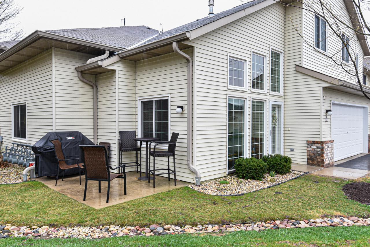 2425 Fox River Pkwy. #G, Waukesha, WI 53189