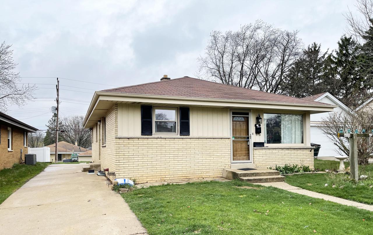 4109 N 92nd St., Wauwatosa, WI 53222