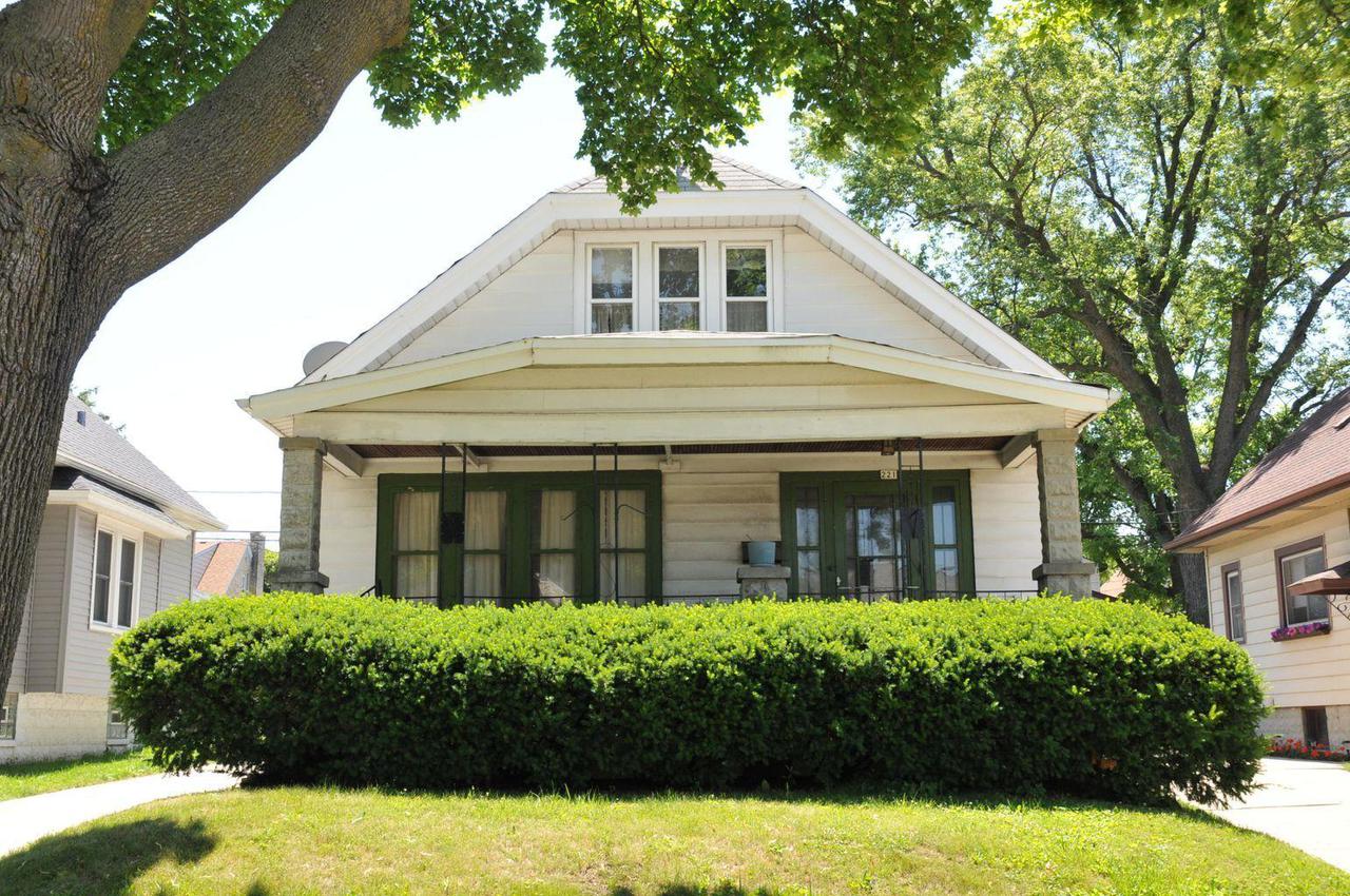 221 W Tripoli Ave., Milwaukee, WI 53207