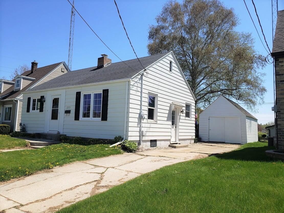 2205 Waldo Blvd., Manitowoc, WI 54220