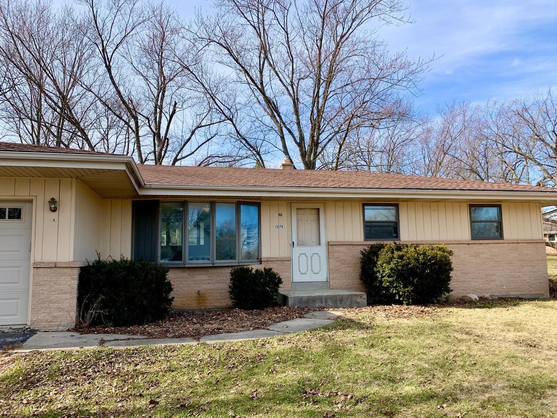 13570 W Radisson Dr., New Berlin, WI 53151