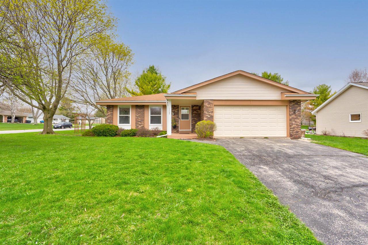 1209 Riverton Dr., Mukwonago, WI 53149