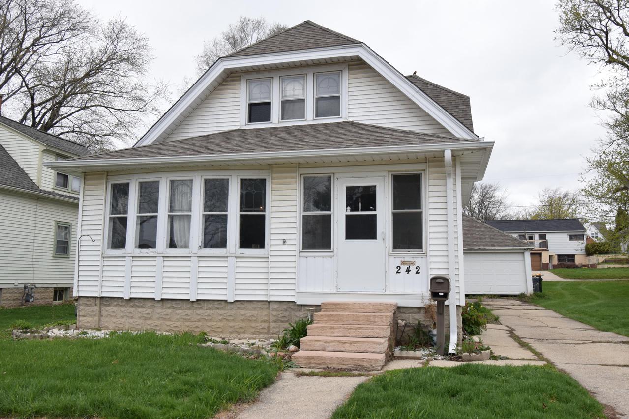 242 Willow Ln., West Bend, WI 53095