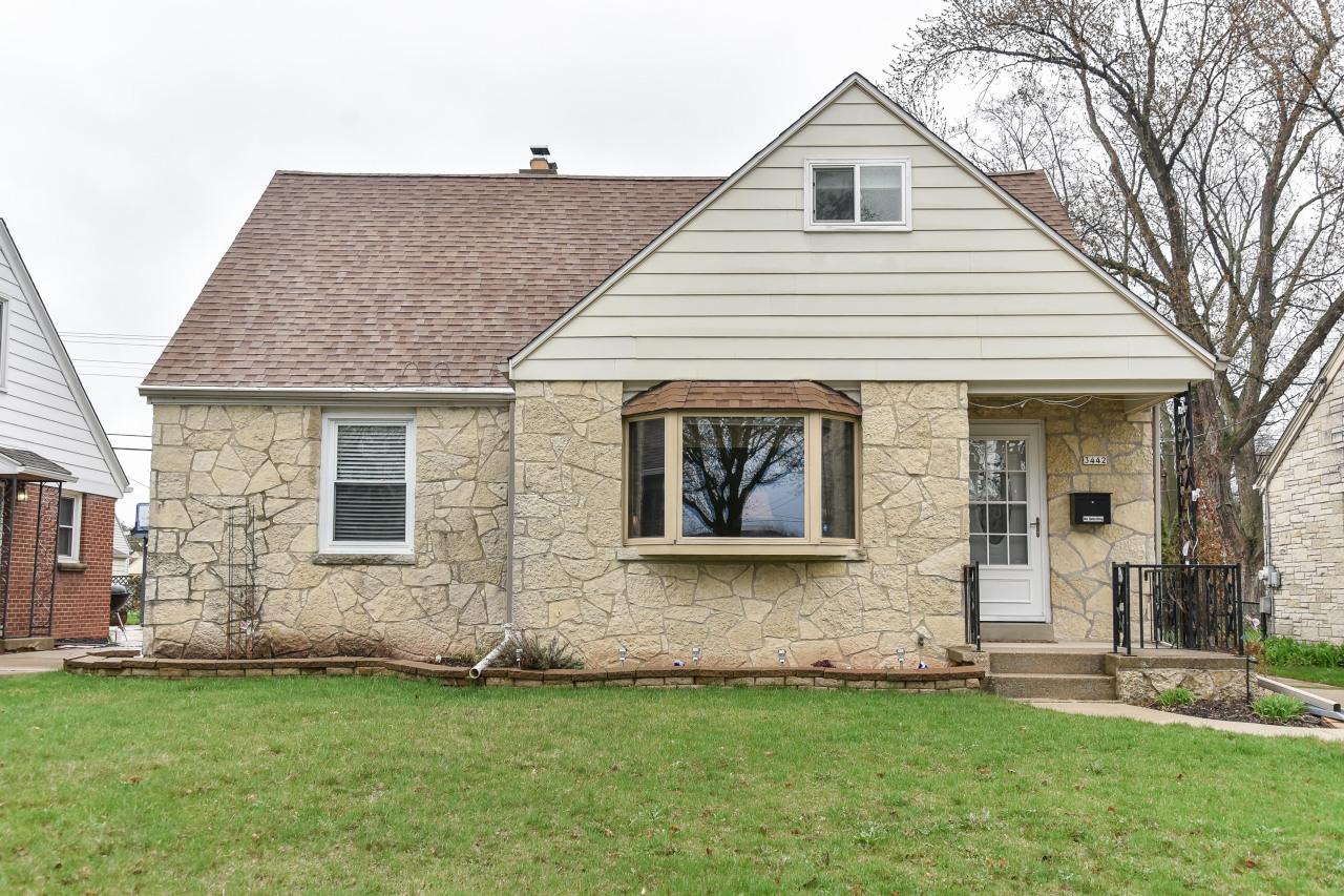 3442 N 93rd St., Milwaukee, WI 53222