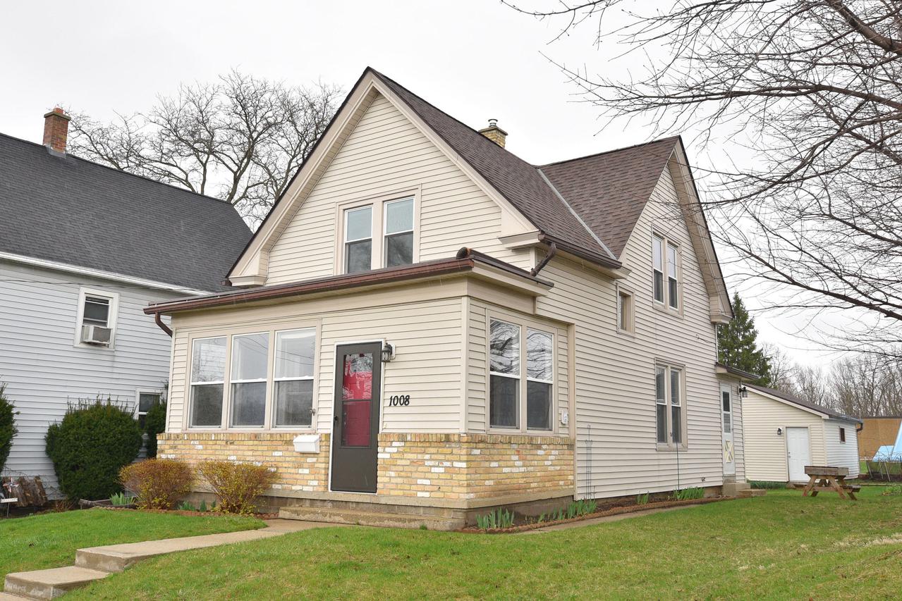 1008 Linden St., West Bend, WI 53090