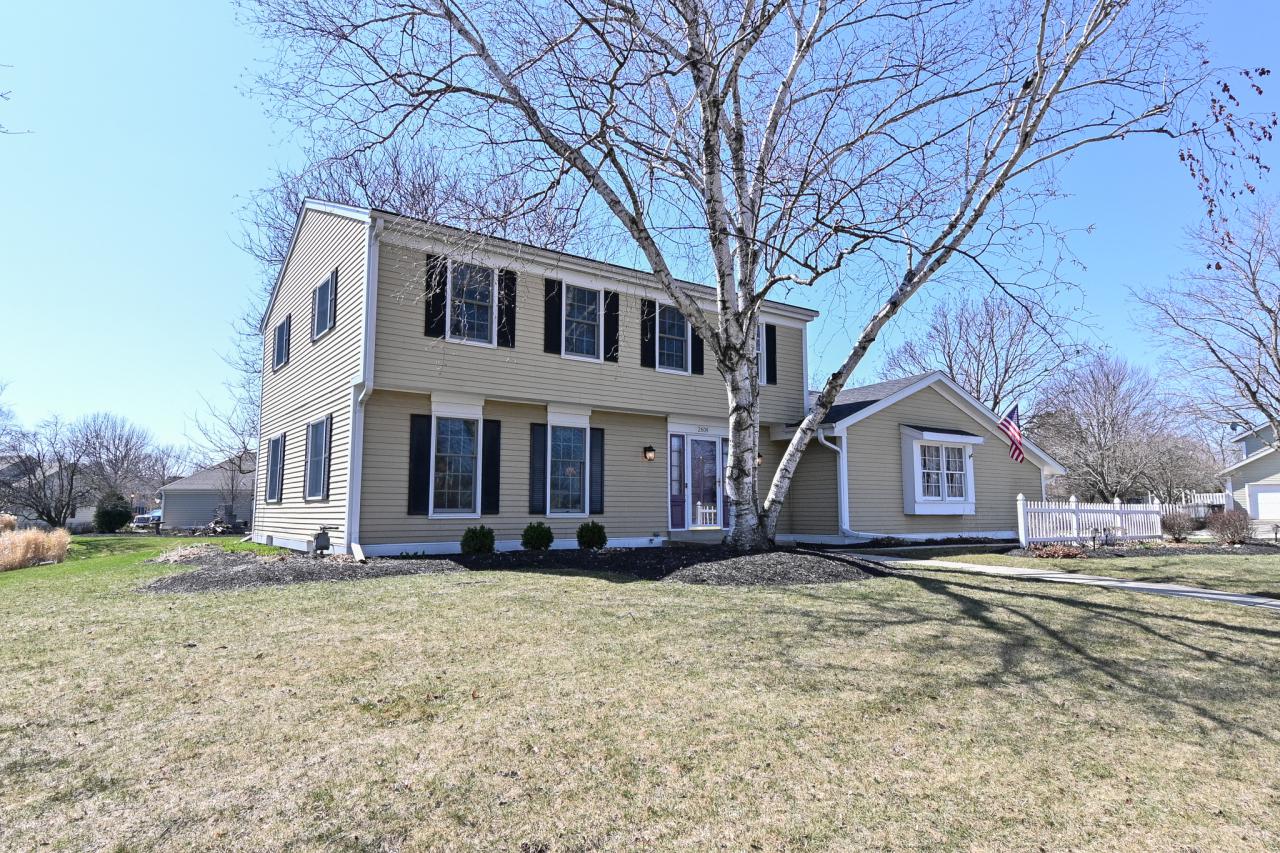 2609 Pendleton Pl, Waukesha, WI 53188