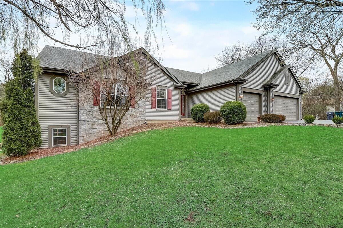 15375 W Glendale Dr., New Berlin, WI 53151