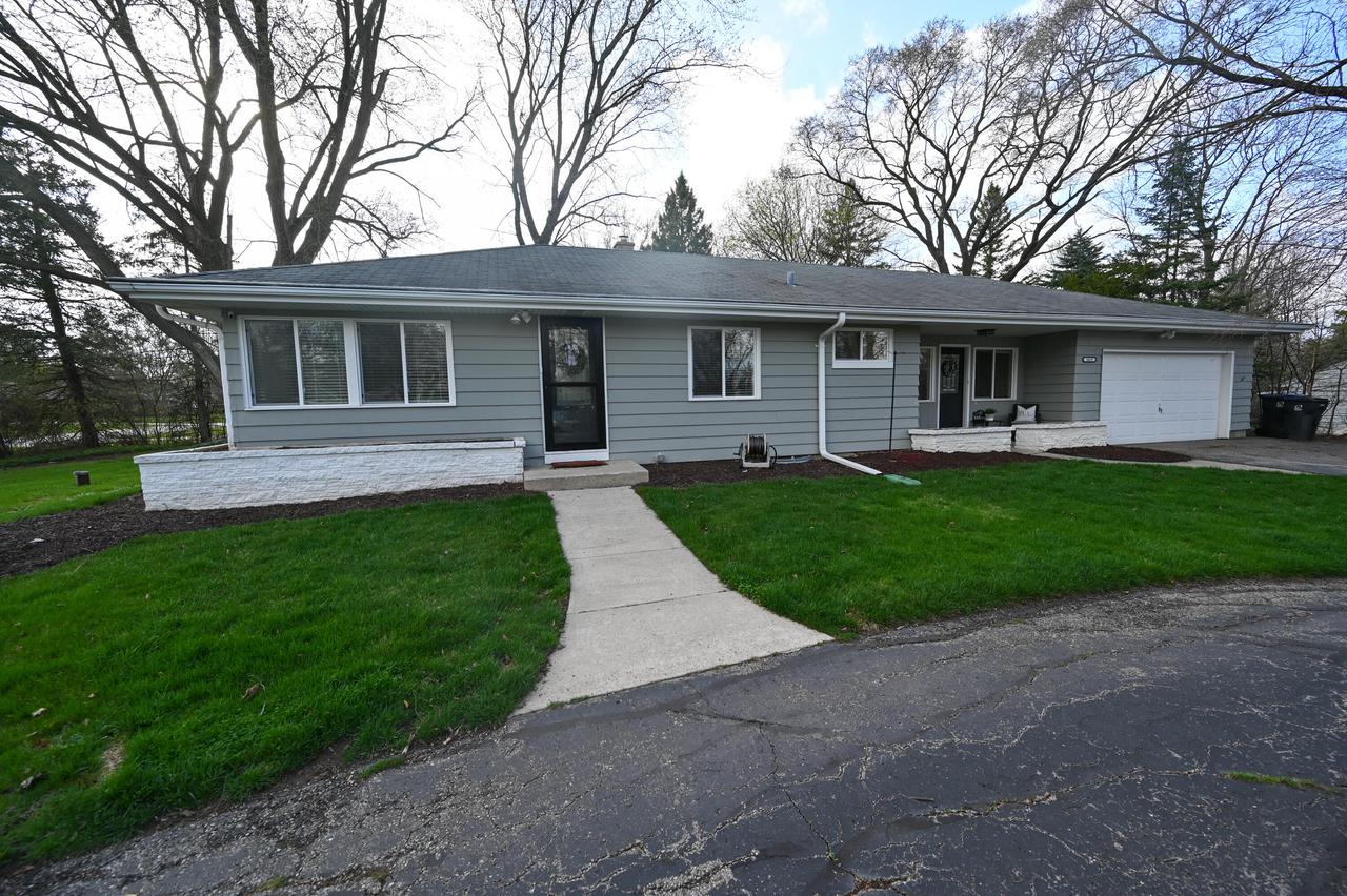 1619 S Sunnyslope Rd., New Berlin, WI 53151