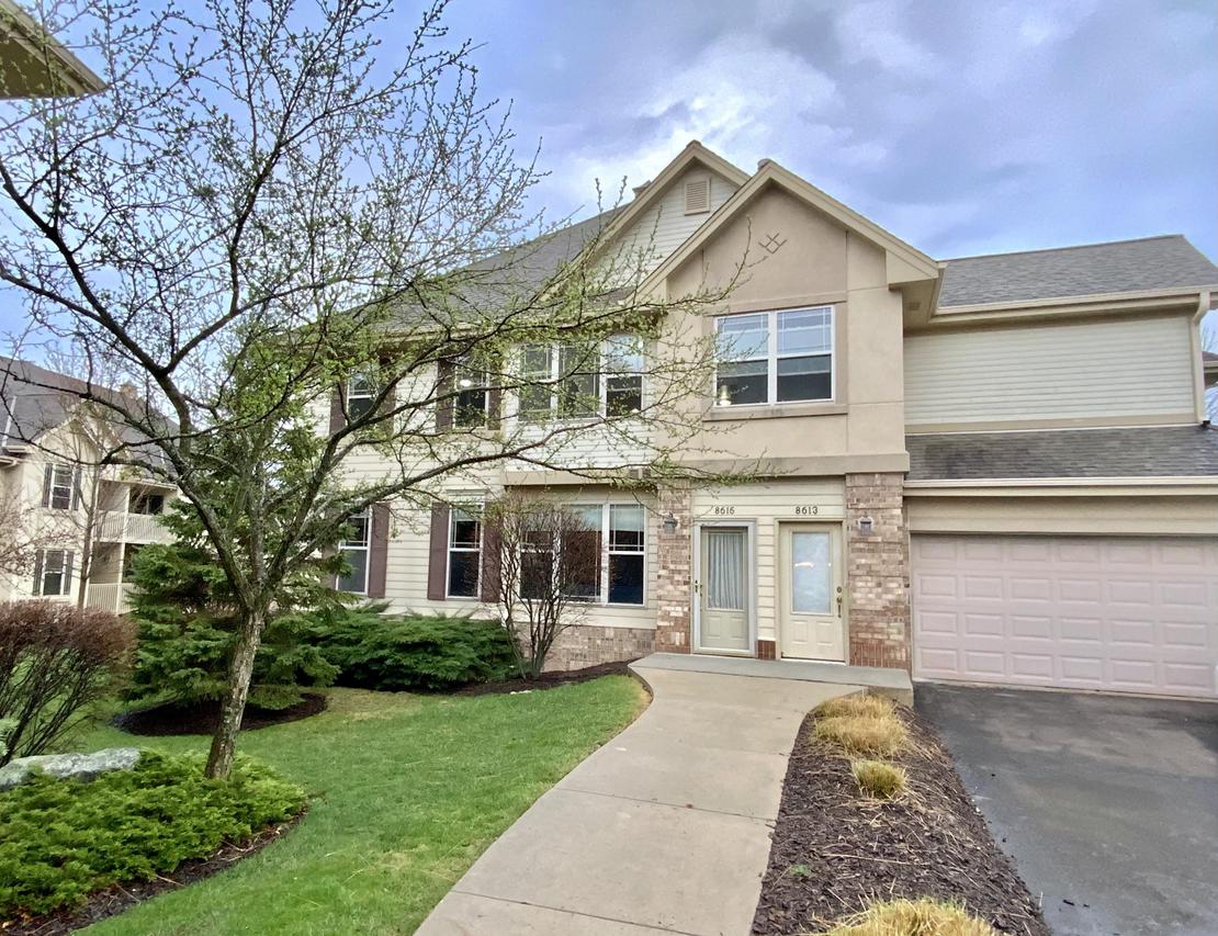 8613 S Deerwood Ln. #28, Franklin, WI 53132