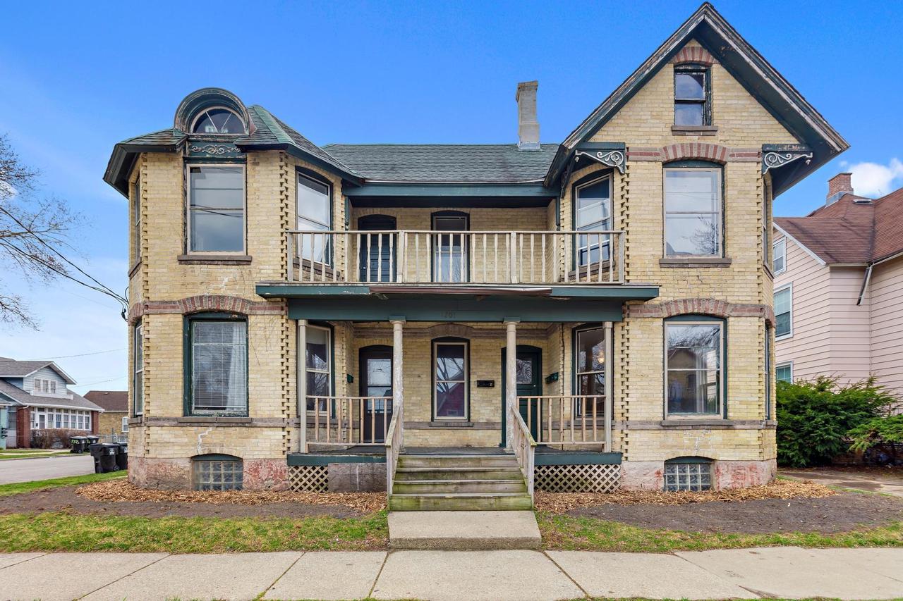 1201 Hagerer, Racine, WI 53402