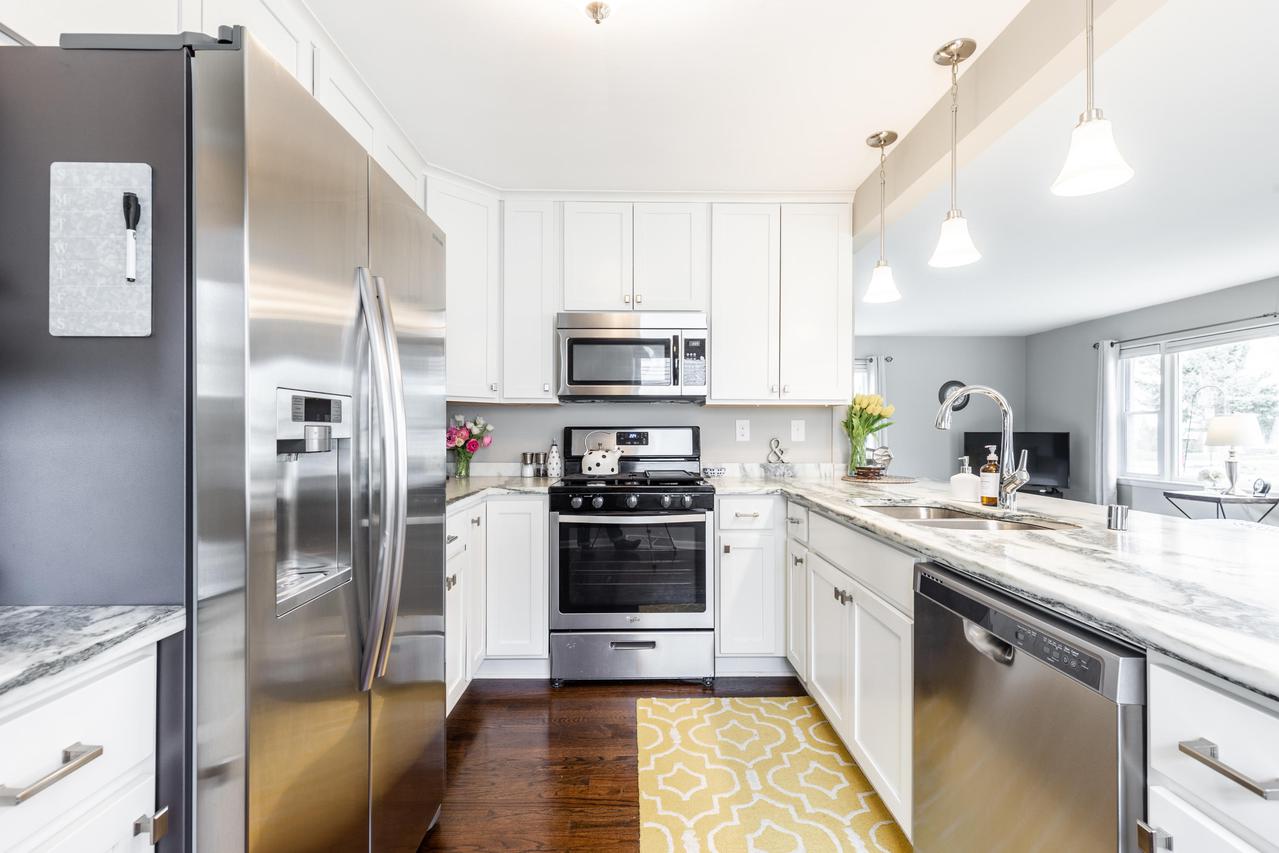 2237 N 106th St., Wauwatosa, WI 53226